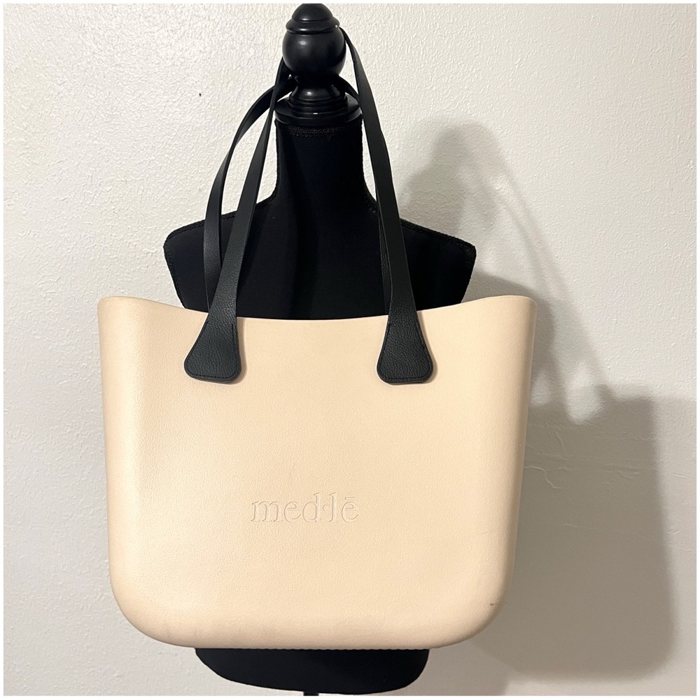 Medle Cream Tote Black Leather Straps Removable Lining Lightweight Picnic 18x12